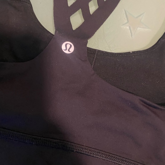 Lululemon top used few times - Picture 4 of 4